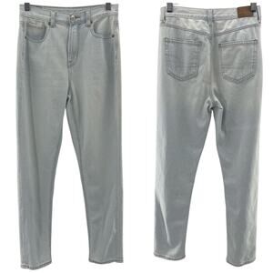 American Eagle Relaxed Fit High Waisted Straight Leg Light Wash Mom Jeans Size 0